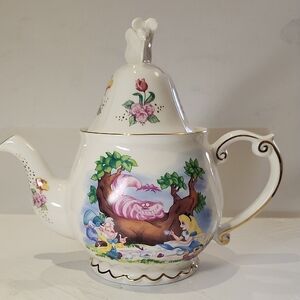 Disneysuthentic Disney Park Alice In Wounderland Porcelain Teapot